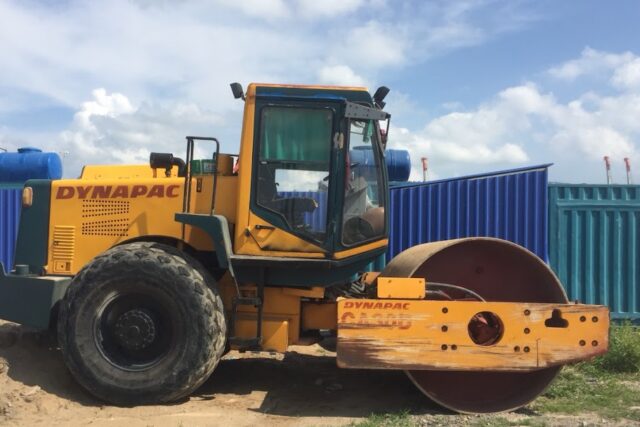 San lấp mặt bằng và cho thuê xe cuốc ủi lu